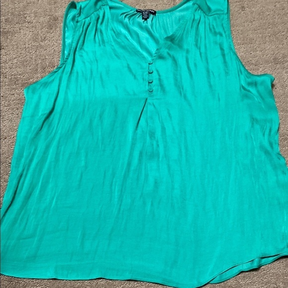 Hilary Radley Bundle of 3 Pleated Buttoned Tops - Picture 6 of 16